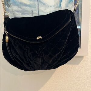 Quilted Black Velvet Shoulder Bag with Gold Chain Accent